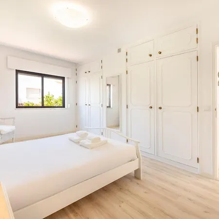 Guestready - Relaxing Near The 4* Charneca (Setubal)